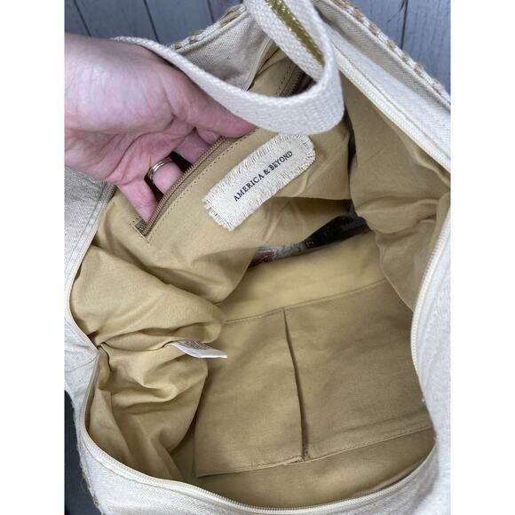 America And Beyond Sequin Embellished Floral Hand Beaded Crossbody Bag Tote - Picture 3 of 10